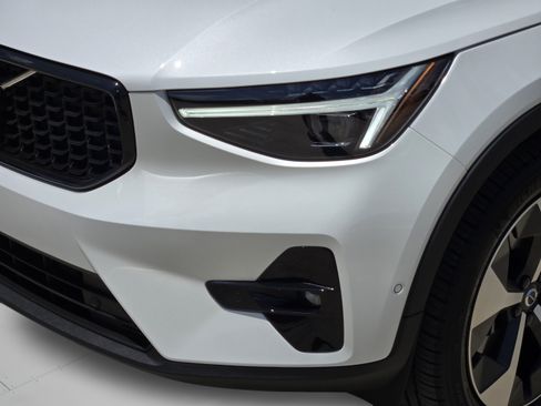 Used 2022 Volvo XC60 B5 Inscription w/ Advanced Package FWD image 34