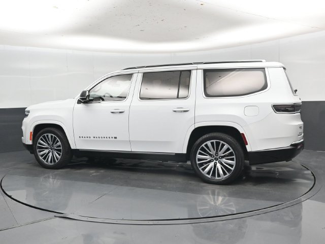 Used 2023 Jeep Grand Wagoneer Series III AWD/4WD image 39