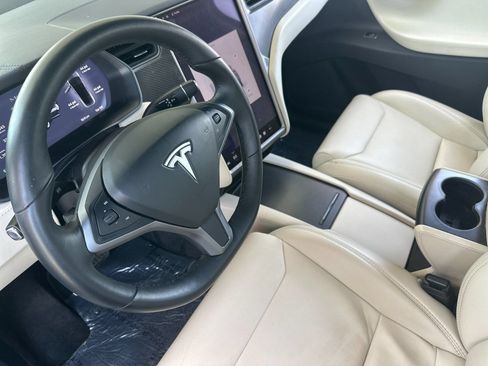 Used 2018 Tesla Model X 75D AWD/4WD image 10