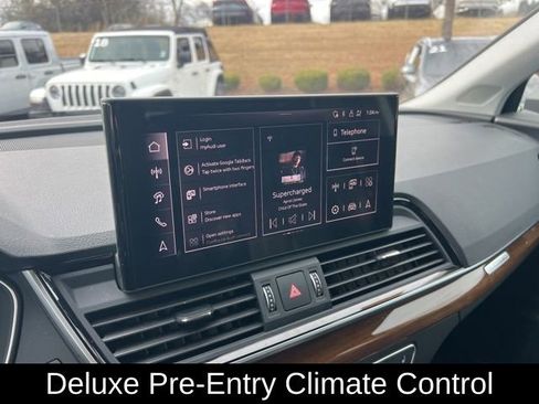 Used 2024 Audi Q5 e Premium Plus w/ Premium Plus Package image 9