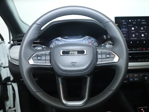 Used 2025 Jeep Compass Limited AWD/4WD image 21