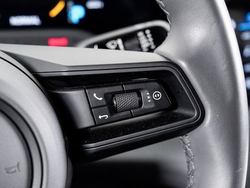 Used 2023 Porsche Taycan image 15