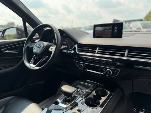 Used 2018 Audi Q7 3.0T Prestige w/ Prestige Package AWD/4WD image 38