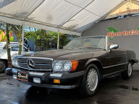 Used 1987 Mercedes-Benz 560 SL image 2