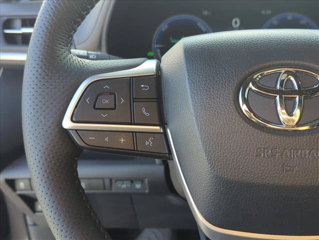 Certified 2025 Toyota Sienna Platinum FWD image 12