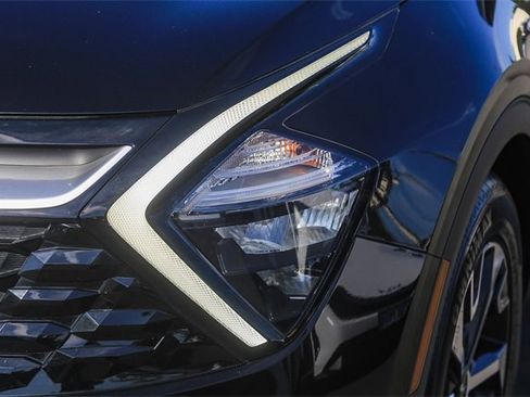 Used 2023 Kia Sportage EX image 6