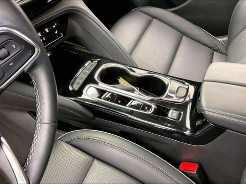 Certified 2023 Buick Envision Essence AWD/4WD image 15