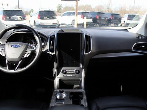 Used 2024 Ford Edge SEL image 20