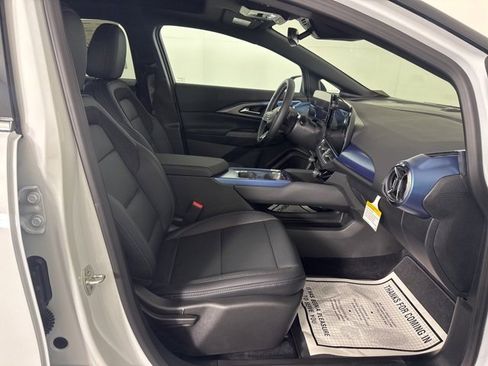 New 2026 Chevrolet Equinox EV LT image 12