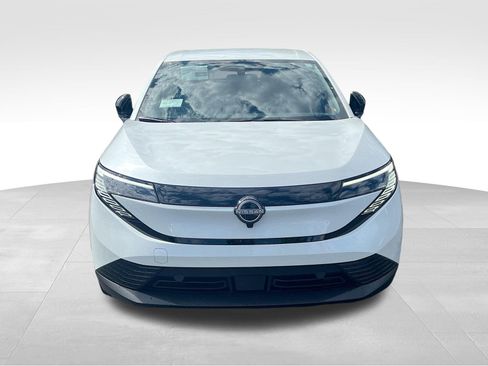 New 2026 Nissan Leaf FWD image 2