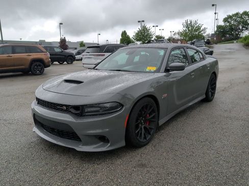 Used 2019 Dodge Charger Scat Pack w/ Dynamics Package RWD image 3