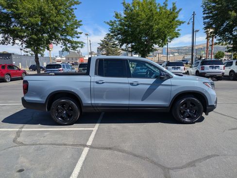 Used 2022 Honda Ridgeline Black Edition image 2