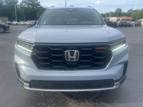 Used 2025 Honda Pilot TrailSport image 7