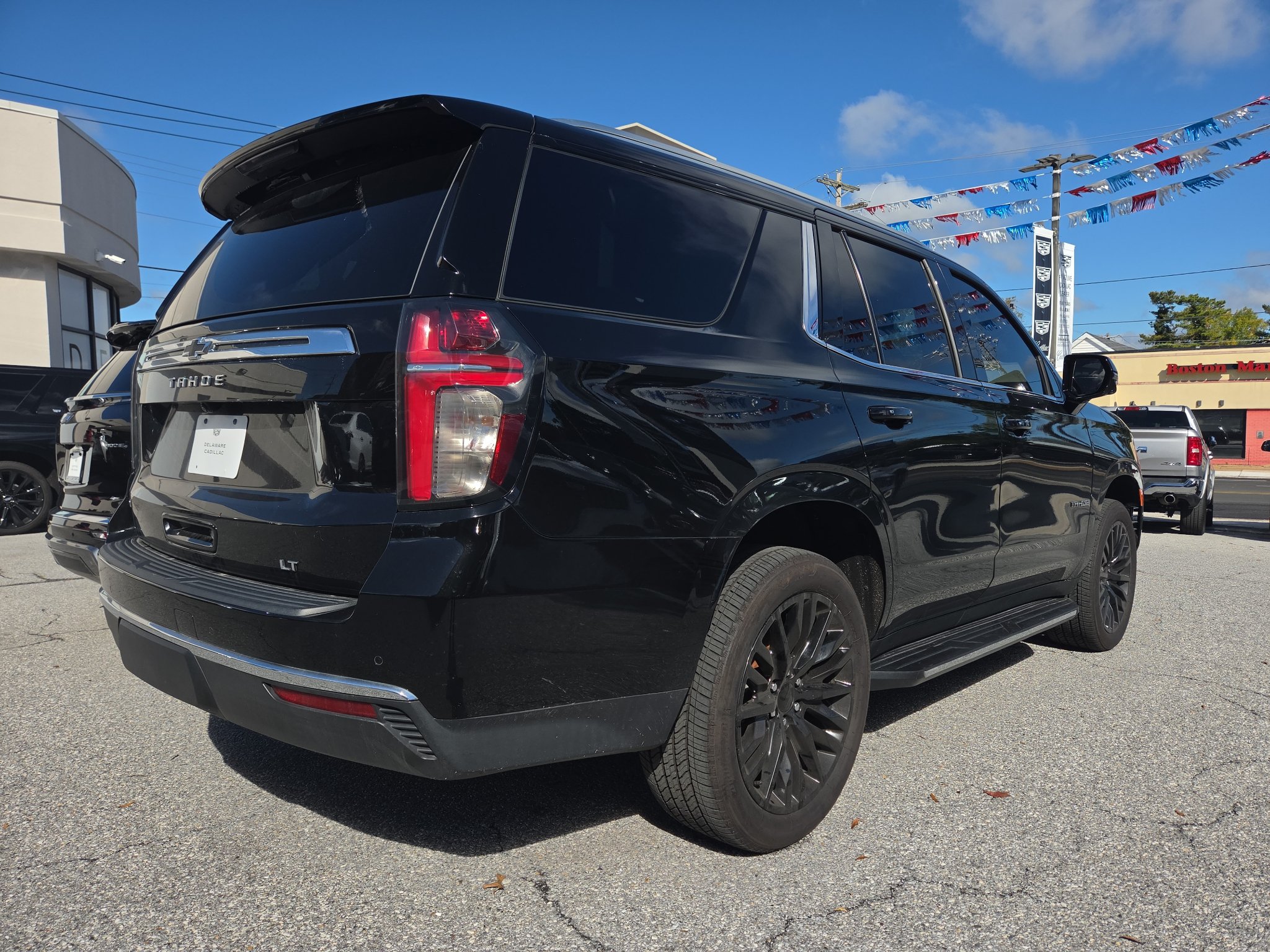 Used 2024 Chevrolet Tahoe LT w/ LT Signature Plus Package AWD/4WD image 4