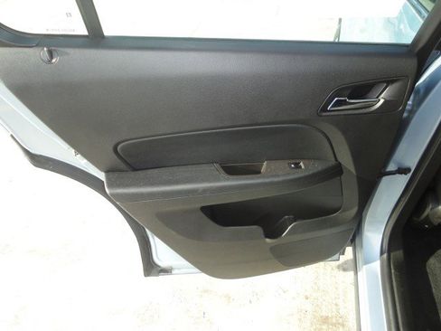 Used 2015 Chevrolet Equinox LS image 9