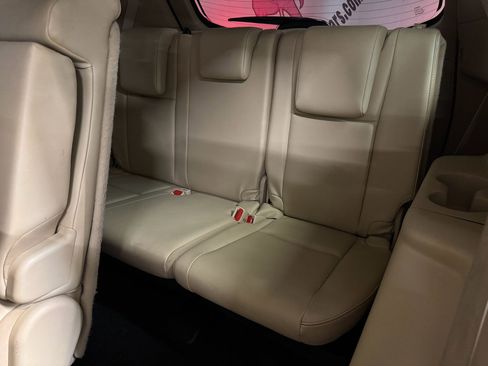 Used 2019 Toyota Highlander XLE image 23