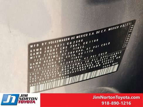 Used 2021 Volkswagen Tiguan SE image 34