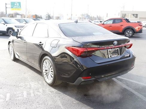 Used 2021 Toyota Avalon Limited image 7