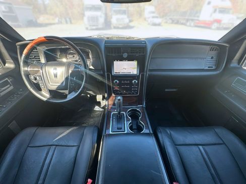 Used 2016 Lincoln Navigator L Reserve image 19