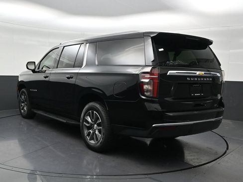 Used 2023 Chevrolet Suburban LT RWD image 3