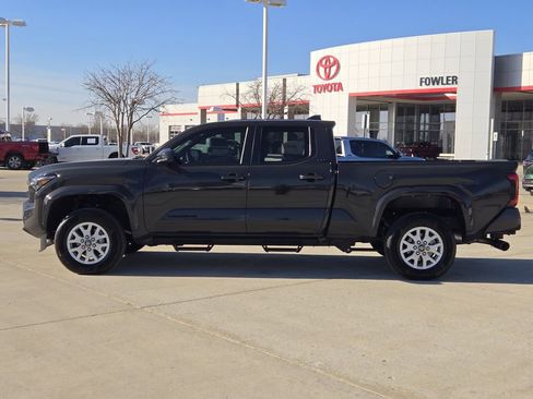 Certified 2025 Toyota Tacoma SR5 image 4