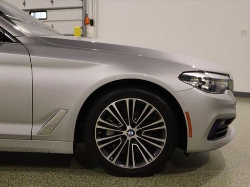 Used 2017 BMW 530i RWD image 12