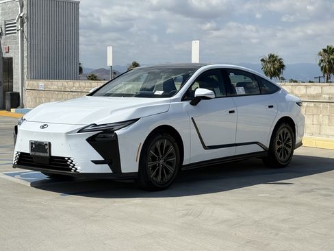 New 2026 Lexus ES 350e FWD image 7