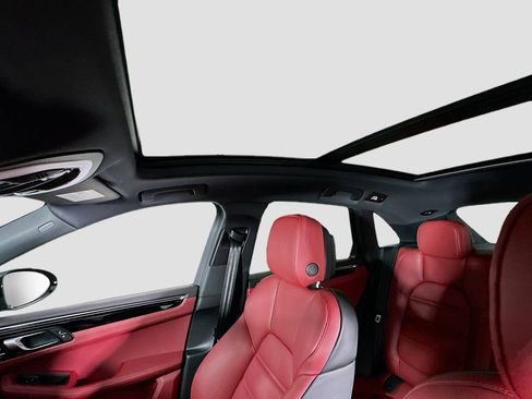 New 2026 Porsche Macan S image 14