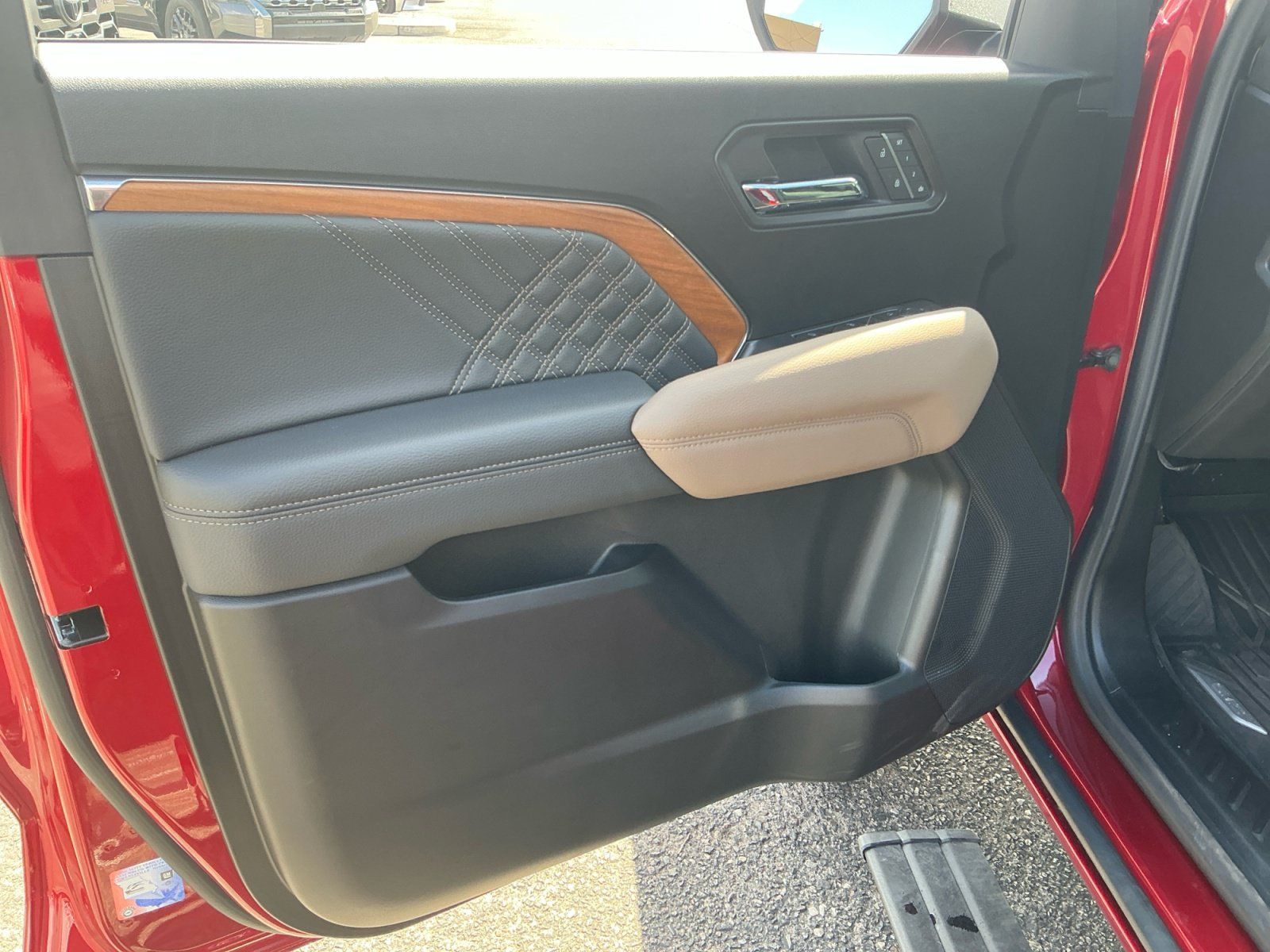 Used 2026 GMC Canyon Denali AWD/4WD image 5