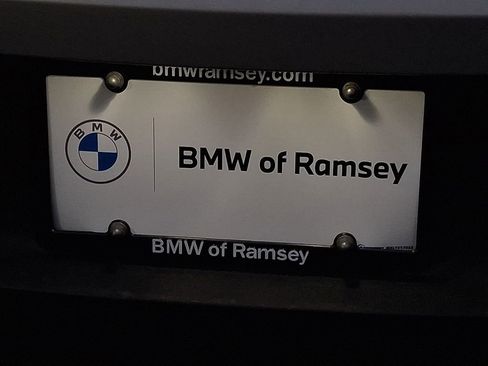 Used 2023 Volvo XC40 Recharge Ultimate image 30