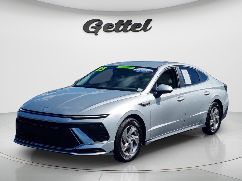 Certified 2025 Hyundai Sonata SE FWD image 1