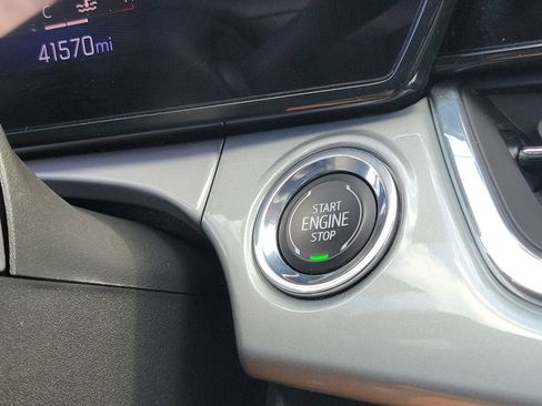 Used 2025 Chevrolet Trax LT FWD image 33