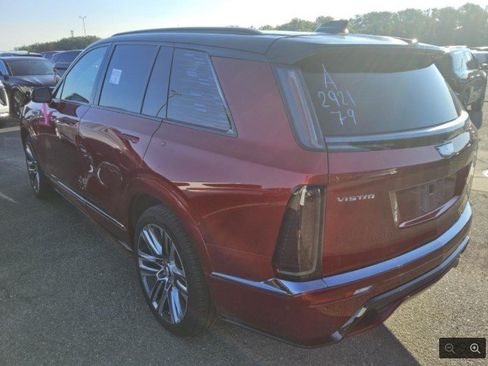 Certified 2026 Cadillac Vistiq Platinum w/ LPO, Floor Liner Package AWD/4WD image 3