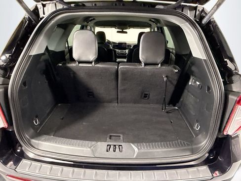 Used 2023 Ford Explorer XLT w/ Equipment Group 202A RWD image 28