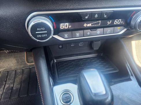Used 2023 Nissan Altima 2.0 SR FWD image 28