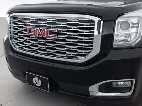 Used 2018 GMC Yukon Denali AWD/4WD image 16
