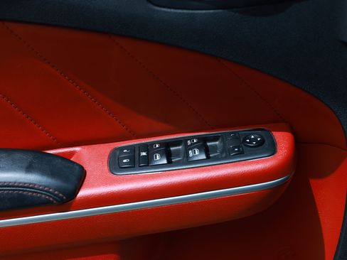 Used 2018 Dodge Charger R/T Scat Pack RWD image 48
