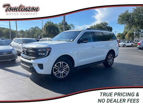 Used 2025 Ford Expedition Active AWD/4WD image 1