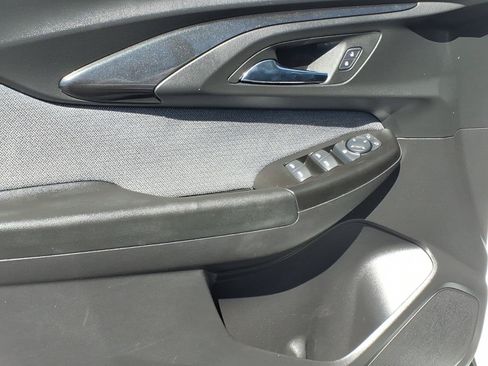 Used 2023 Chevrolet TrailBlazer LT w/ Convenience Package FWD image 13