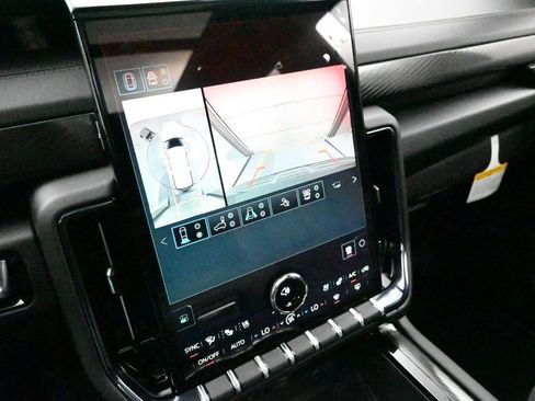 New 2026 GMC Yukon XL AT4 w/ AT4 Premium Plus Package AWD/4WD image 11
