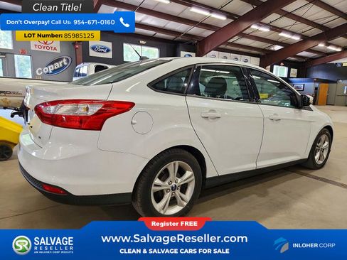 Used 2014 Ford Focus SE FWD image 4