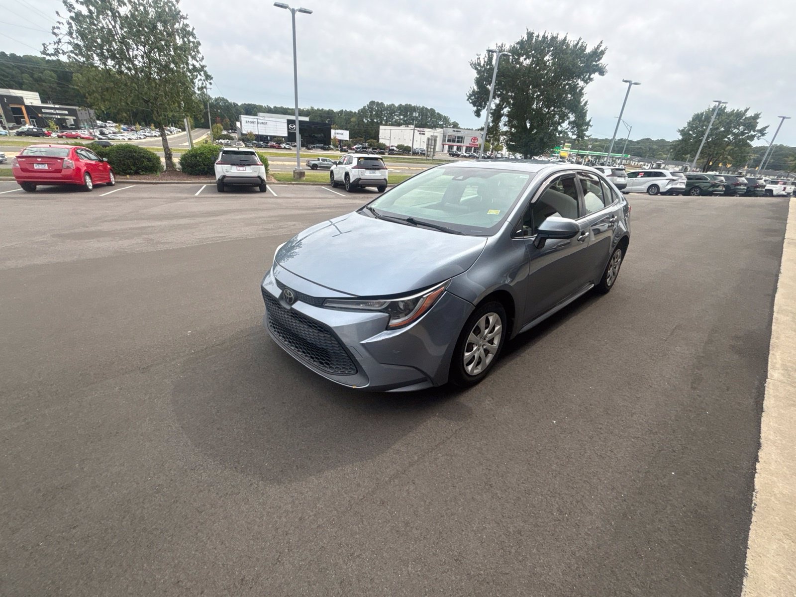 Used 2020 Toyota Corolla LE FWD image 19