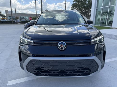 New 2025 Volkswagen Taos SE image 5