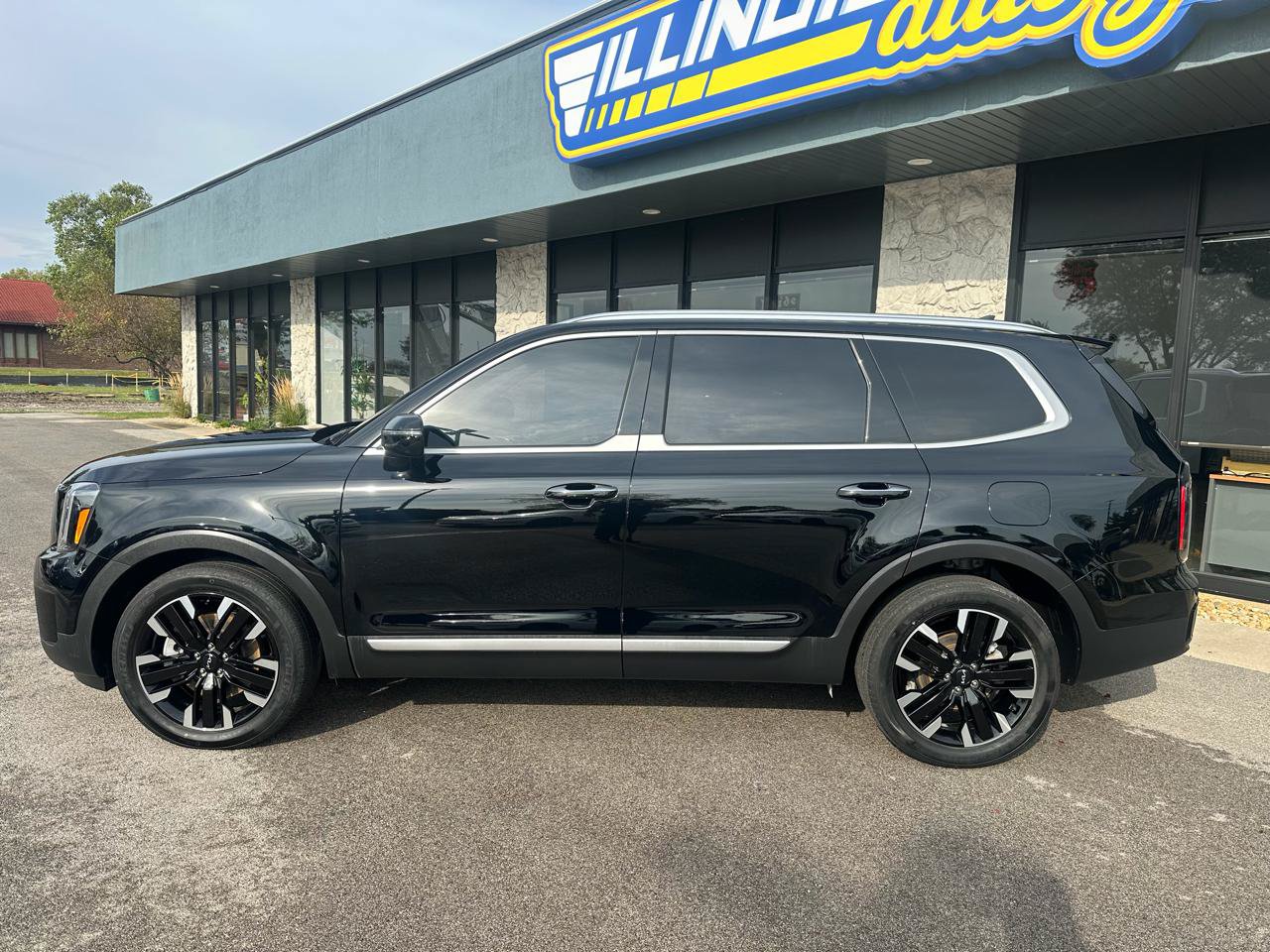 Used 2023 Kia Telluride SX AWD/4WD image 2