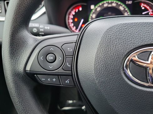 Used 2023 Toyota RAV4 XLE image 15