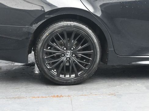 Used 2018 Toyota Camry SE image 10