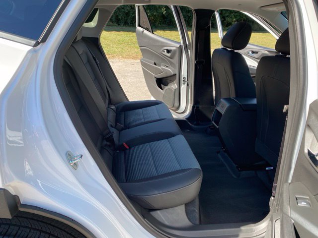 Used 2026 Chevrolet Trax LT w/ Sunroof Package FWD image 35