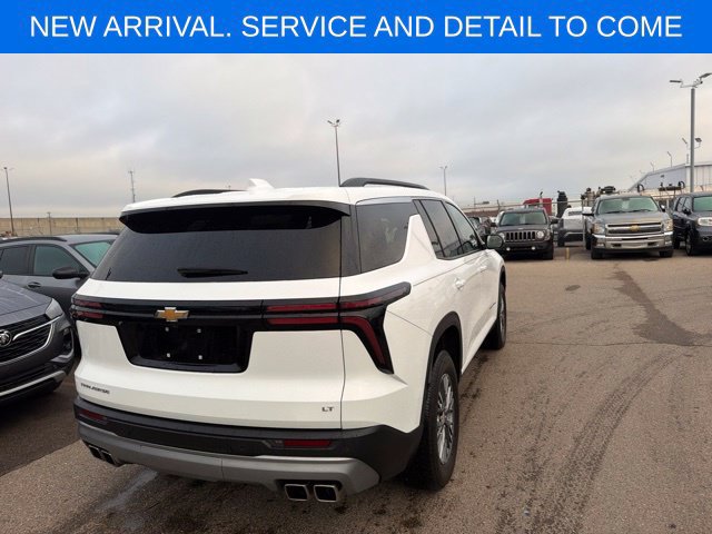 Used 2024 Chevrolet Traverse LT w/ Trailering Package FWD image 7