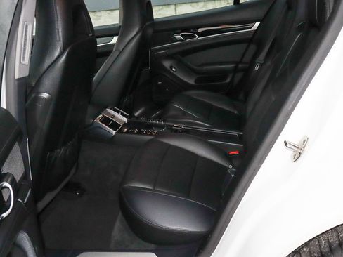 Used 2016 Porsche Panamera Edition image 9