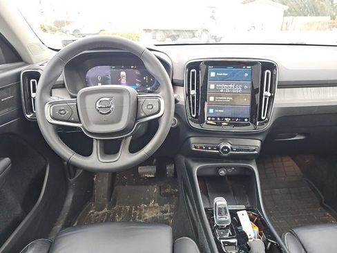 Certified 2023 Volvo XC40 B5 Plus w/ Climate Package image 2